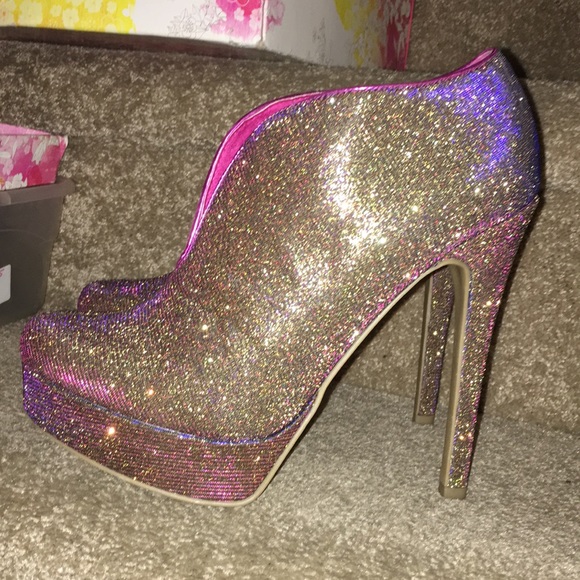 Chinese Laundry Shoes - Chinese laundry sZ8 glitter heels *FINAL PRICE*